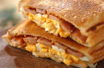 ピザ風ホットサンド