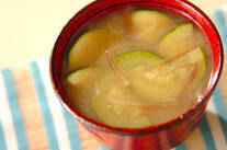 ズッキーニのみそ汁