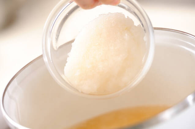 揚げ餅とタラのおろし汁の作り方の手順6