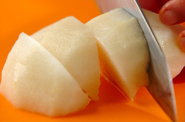 梨のバルサミコソースがけの作り方の手順1