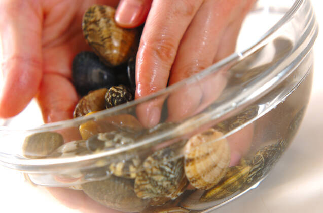 アサリのみそ汁の作り方の手順1