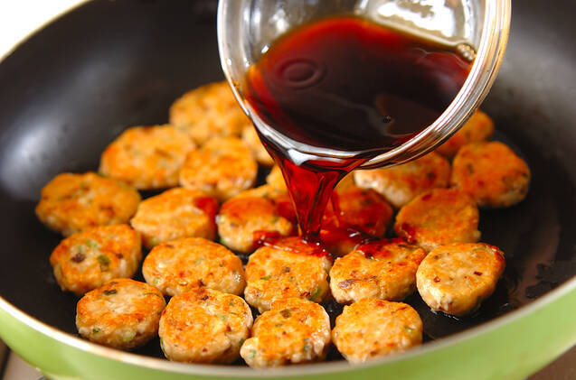 そば巻き鶏バーグのっけの作り方の手順5