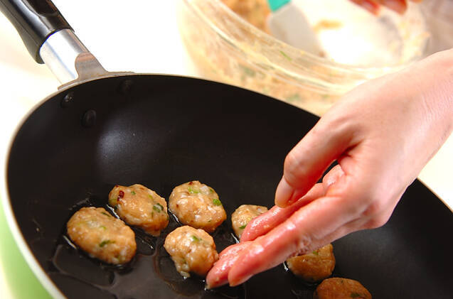 そば巻き鶏バーグのっけの作り方の手順5