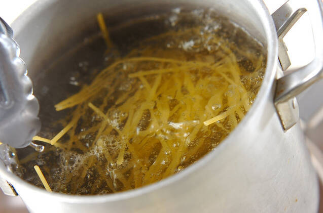 貝の豆乳白みそパスタの作り方の手順2