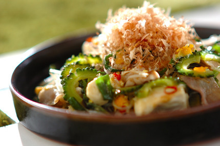 野菜たっぷり！定番ゴーヤチャンプル