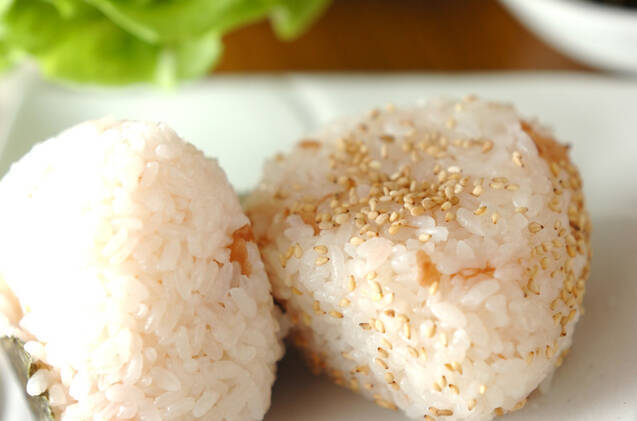 サッパリ梅にぎり