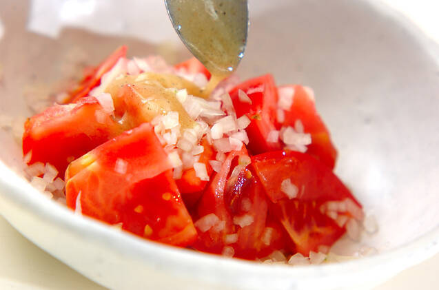 トマトとオニオンのサラダの作り方の手順4