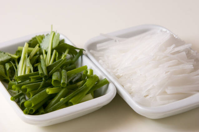 鶏ささ身とザーサイのサラダの作り方の手順2