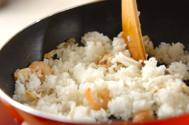 シーフードチャーハンの作り方の手順2