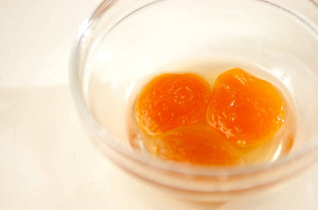 干しアンズのハチミツ漬けの作り方の手順1