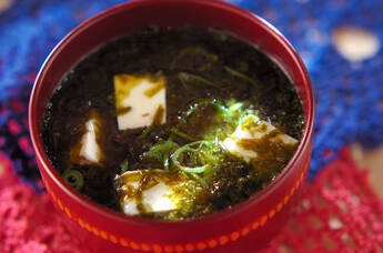 豆腐とアオサのお吸い物