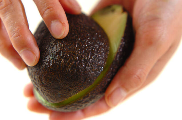 アボカドとチーズのコロコロサラダの作り方の手順1