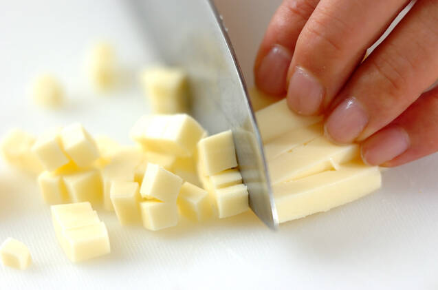 鮭とチーズのおにぎりの作り方の手順1