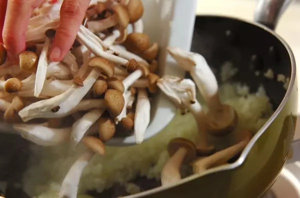 サバ缶で手軽にドライカレー 15分で出来るの作り方1