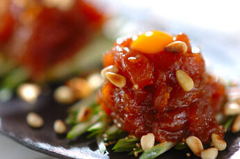 あと引くタレのうまさ!マグロユッケ