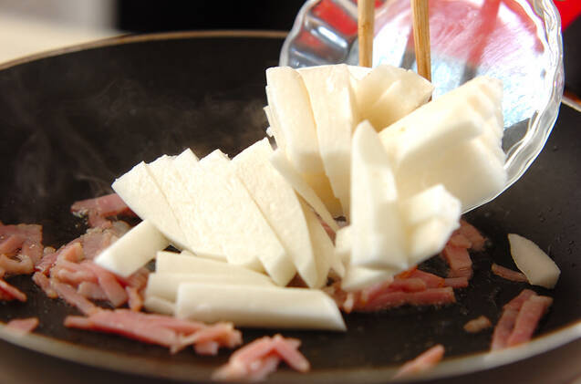 絶品 長芋のベーコン炒め やみつきに！お弁当にもおすすめの作り方の手順3