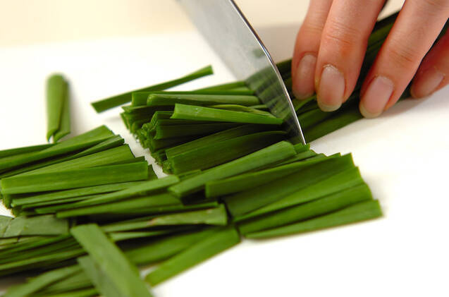 ニラタマあんかけ丼の作り方の手順1