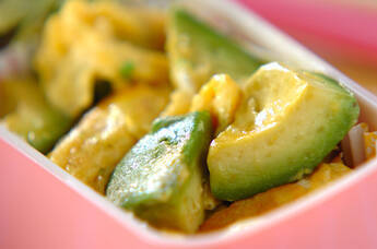 ふんわり卵とアボカド炒め