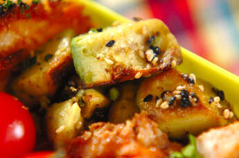 アボカドのマヨゴマ炒め