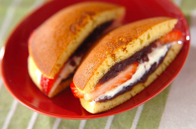 簡単イチゴ入りどら焼き