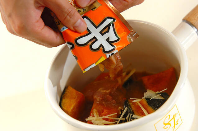 牛丼でカボチャの煮物の作り方の手順1