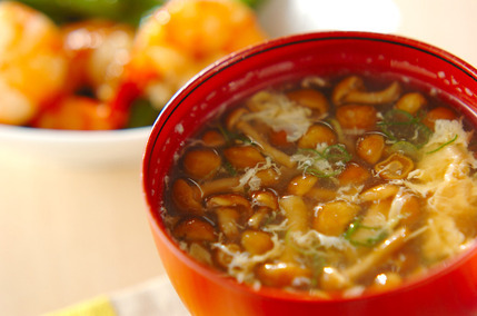 ナメコのかき玉ショウガ風味汁