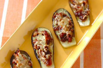 ナスの肉味噌チーズ焼き