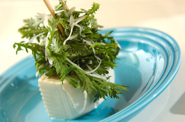 春菊と豆腐のホットサラダの作り方の手順3