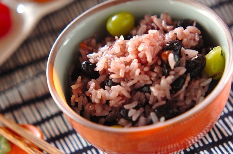 基本の「黒豆ごはん」の炊き方！調味料2つでほっこり味♪の画像