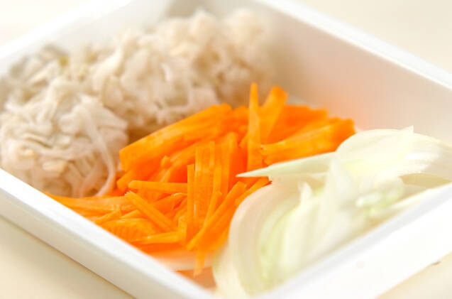 切干し大根入りみそ汁の作り方の手順1