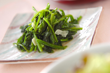 ホウレン草のバター炒め