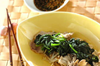 豚肉と野菜の蒸し焼き・韓国風つけダレ