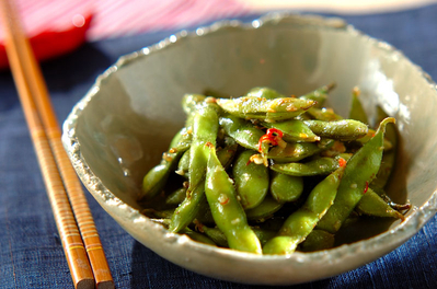 おつまみに ニンニク香る枝豆ペペロンチーノ 副菜 のレシピ 作り方 E レシピ 料理のプロが作る簡単レシピ