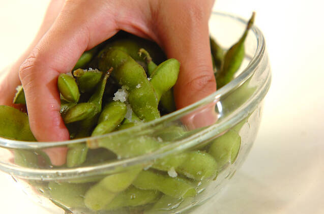 枝豆の人気レシピ ニンニク香るペペロンチーノ by増田 知子さんの作り方の手順1