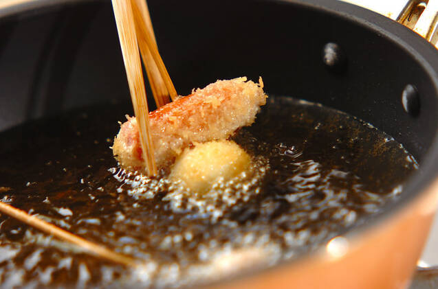 ウズラの卵とウインナーの串カツの作り方の手順3