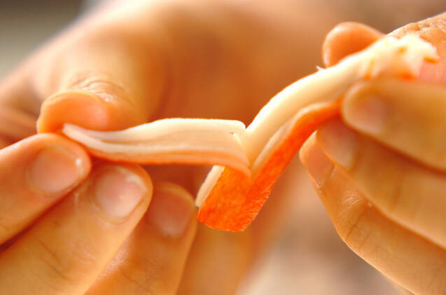 カニカマの酢の物の作り方の手順1