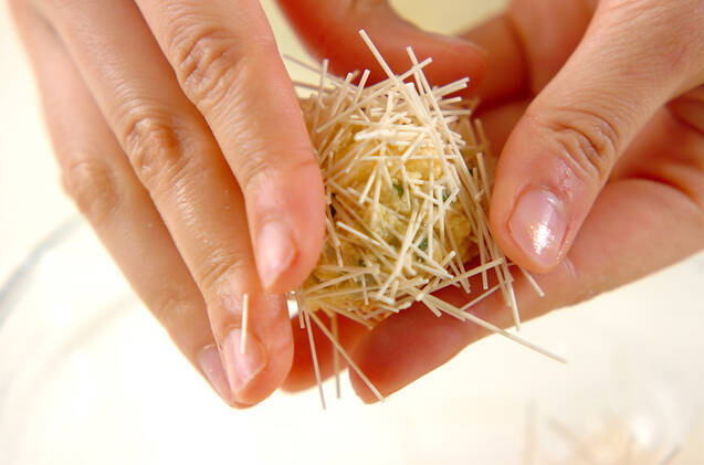 エビ団子のイガイガ揚げの作り方の手順7