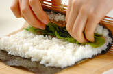生ハムとルッコラの巻き寿司の作り方3