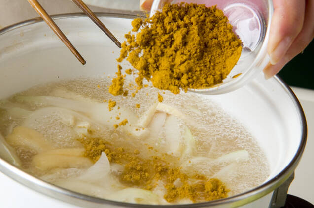 おうちで作る！絶品カレーうどん 簡単に本格的な味わいをの作り方の手順3