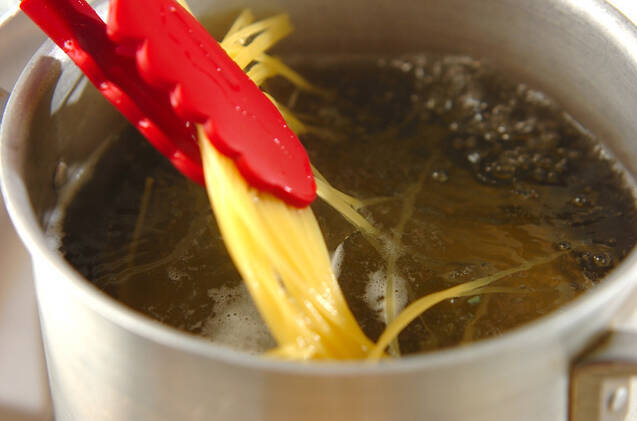 のりとキノコの和風パスタの作り方の手順5