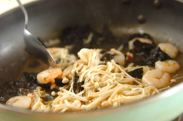 のりとキノコの和風パスタの作り方の手順6