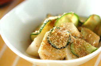 キュウリと梨のゴマ酢和え