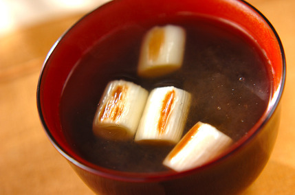 焼きネギととろろ昆布のお吸い物
