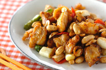 鶏肉とピーナッツの炒め物