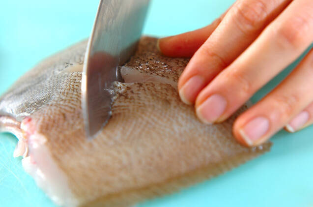 カレイのゴマ風味煮物の作り方の手順1