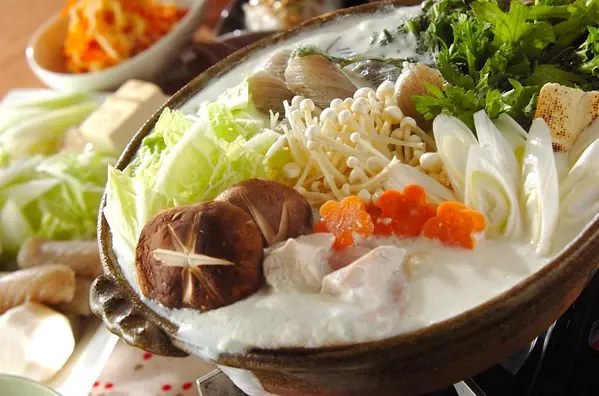 鶏肉と野菜のミルク鍋
