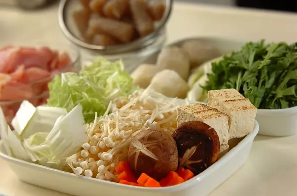 鶏肉と野菜のミルク鍋の下準備1