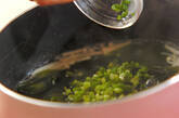ワカメとエノキの中華スープの作り方2