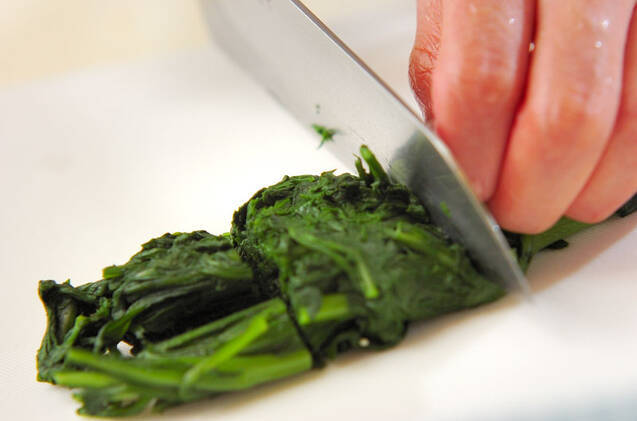 春菊とささ身のマヨ和えの作り方の手順2