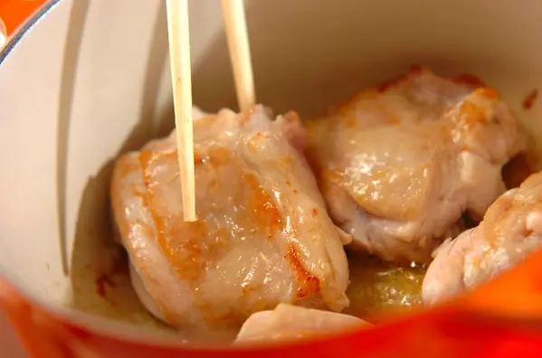 チキンのハーブトマト煮の作り方1